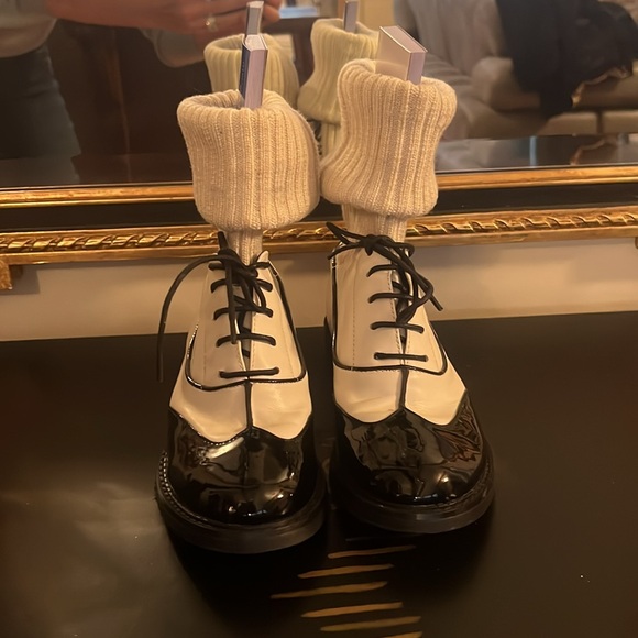 Chanel White Black Shiny Patent/Matte Leather Lace Up Tie Ankle Short Boots 38 - Picture 10 of 10